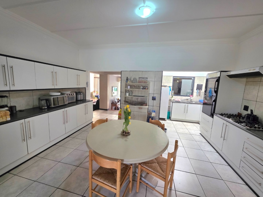5 Bedroom Property for Sale in Jordania Free State